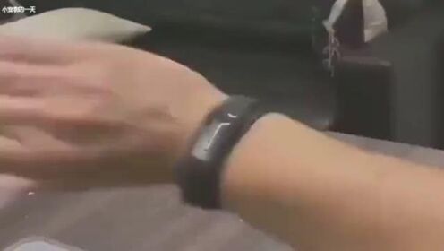 摇手腕最新趋势，多维解读动作潮流