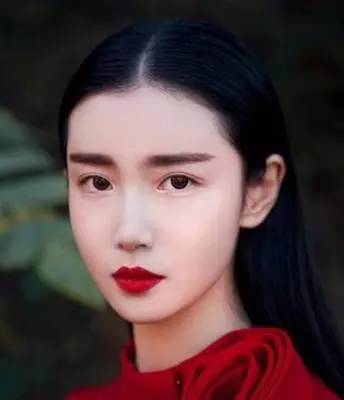 没眉毛的演员，舞台上下的小故事与温馨时刻