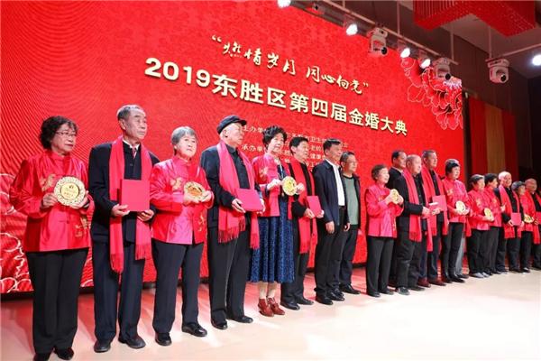 城市温情日常，燃情岁月的最新章节更新