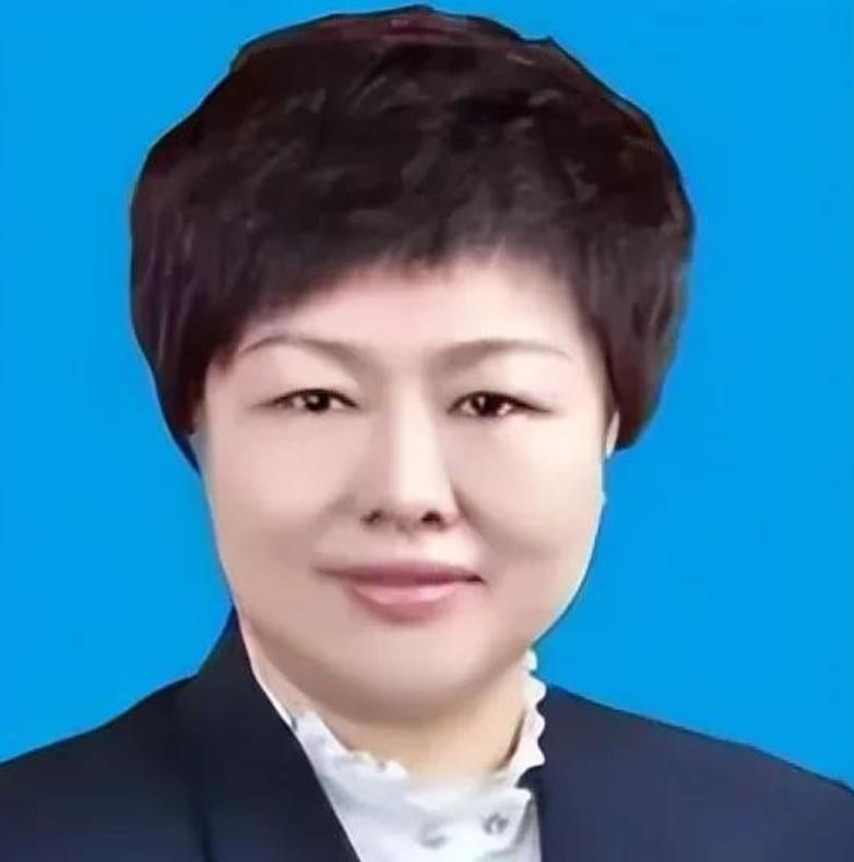 漂亮女局长探秘巷子深处，独特小店的魅力之旅